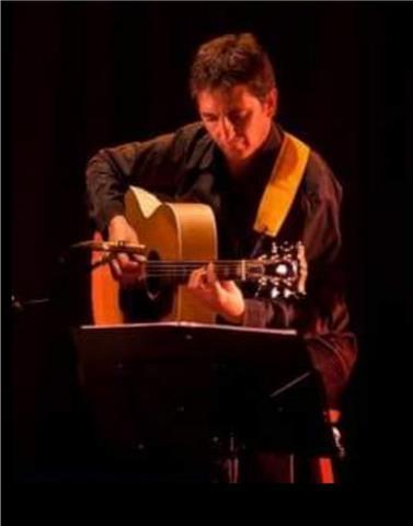 Guitarra clásica/acustica, guitarra eléctrica y bajo. . tiitulacion superior. amplia experiencia