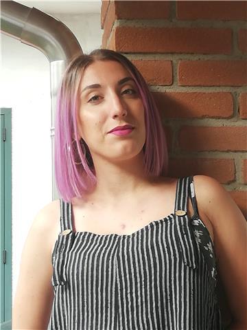Studentessa offre lezioni private e aiuto nei compiti