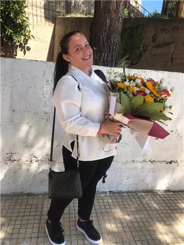 Sono una studentessa universitaria, diplomata in un liceo scientifico, che offre un servizio doposcuola per ragazzi di elementari e medie