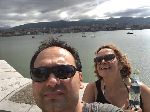 Profesores de guitarra clàssica y elèctrica , piano : poblenou