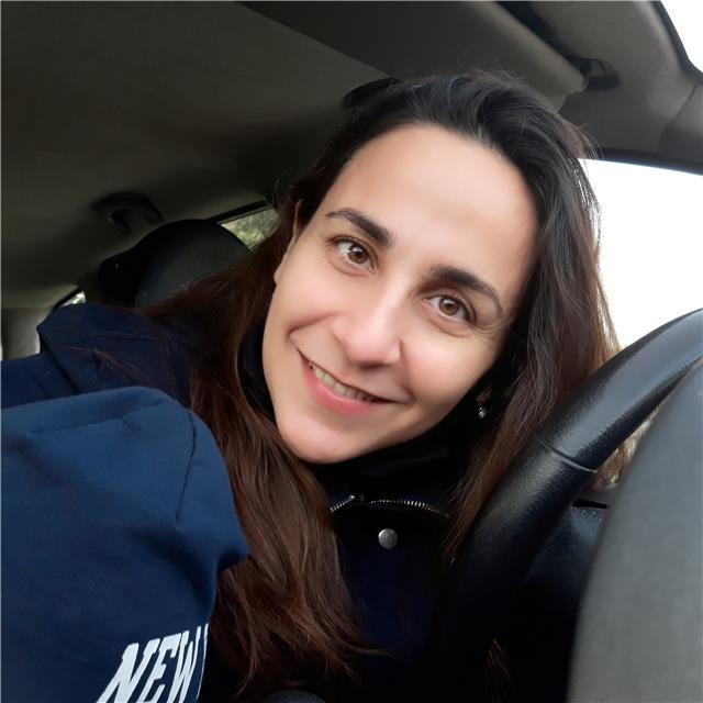 Insegnante d'inglese offre lezioni online o in presenza, per bambini e adulti, individuali o in gruppo