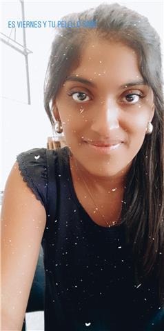 Soy profesora de ingles, cursando la licenciatura y el traductorado de ingles. Soy una persona interesada en aprender y me encanta enseñar. L modalidad online es lo qie me interesa en este momento