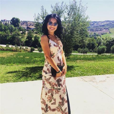 Laureata magistrale in lingua e cultura italiane per stranieri offre ripetizioni di inglese ed italiano