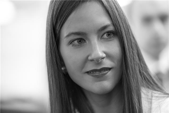 Laureata in lingue offre lezioni di inglese