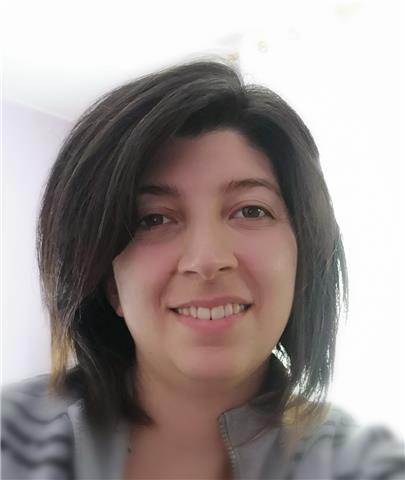 Doy clases particulares y a grupos de italiano, castellano y català (soy italiana nativa, licenciada en filología española y con nivel d de català