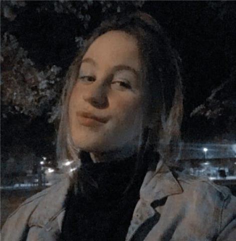 Chica de 20 años imparte clases de química de eso y bachiller en jaén