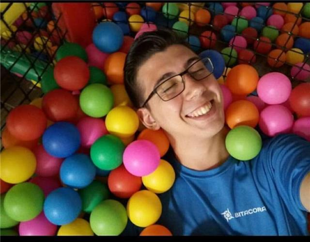 Profesor de matemáticas hasta alumnos de bachillerato (incluido) ofrece clases a domicilio