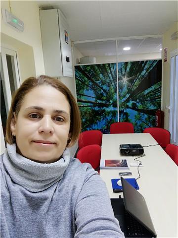 Doy clases de repaso en matemáticas, física, ESO y secundaria. Recuperación de asignaturas. Me encanta dar clases