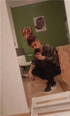 Profesor de inglés para alumnos de todas las edades (preferiblemente bachillerato). preparación para ebau