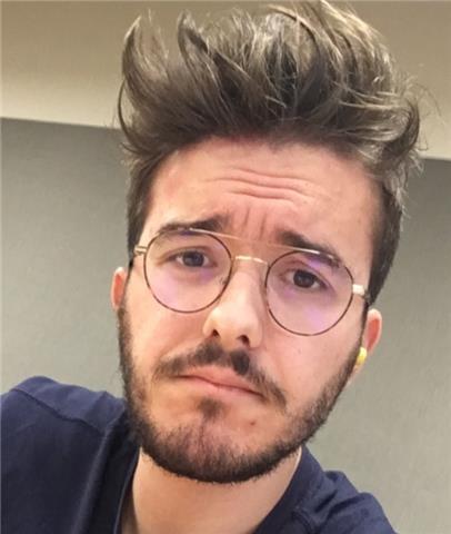 Etudiant proposant des cours de physique-chimie