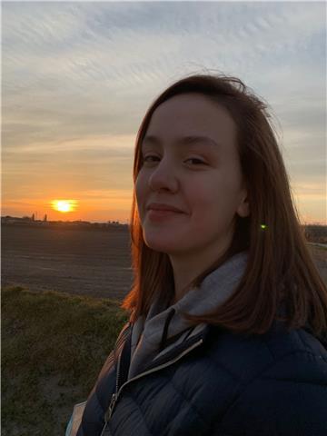 Studentessa al quarto anno di liceo offre ripetizioni a studenti di scuole elementari, medie e superiori fino alla terza