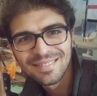 Insegnante di materie scientifiche per alunni di scuole superiori