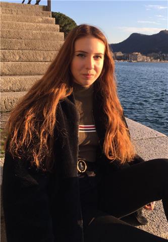 Studentessa della facoltà di storia all'Insubria a Varese offre lezioni private a studenti