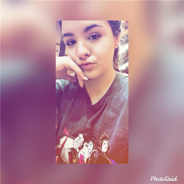 Soy maria, doy clases de lengua y literatura, inglés, francés, matemáticas y sociales