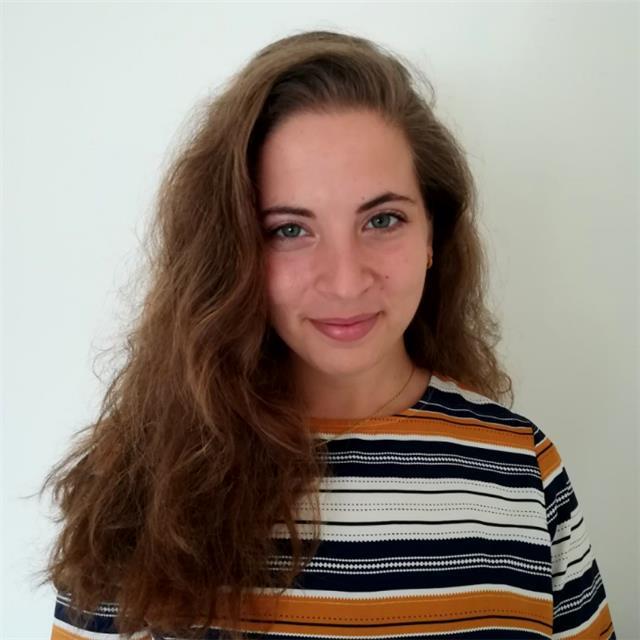 Neolaureata in Storia dell'arte con massimo dei voti impartisce lezioni online