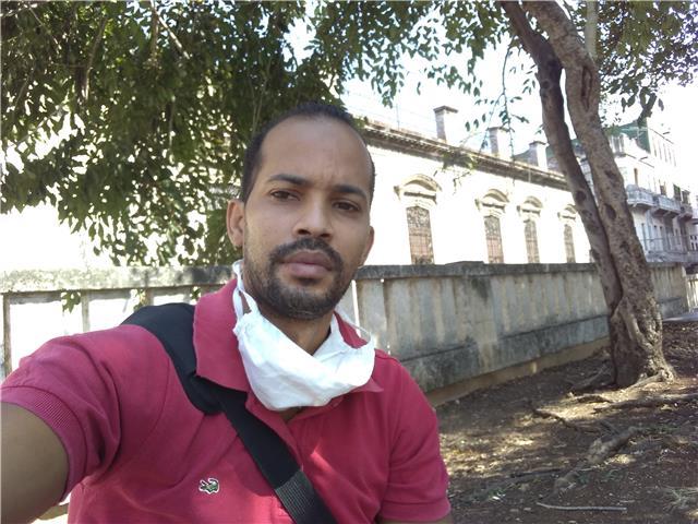 Profesor de Inglés imparte clases a todas la edades