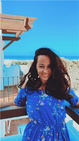 Sou traductora e intéprete de ingles, francés e italiano. Tengo doce años de experiencia en el ámbito de la educación