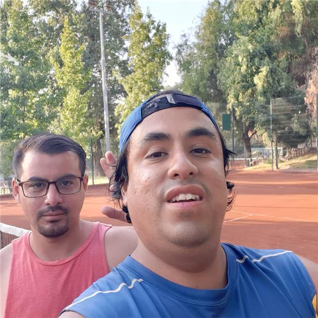 Profesor y entrenador de tenis Clases para adultos, niños y avanzados