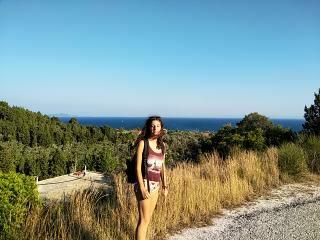 Studentessa universitaria offre ripetizioni non solo di fisica, ma anche scienze, spagnolo, inglese, italiano...!