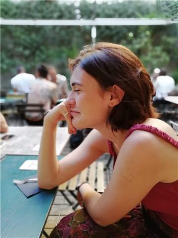 Studentessa di Psicologia per aiuto compiti