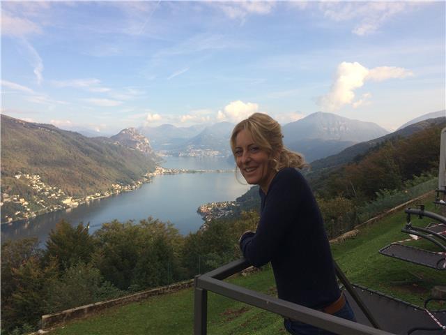 Vuoi imparare velocemente il pianoforte o imparare a superare le tue difficoltà in musica nella scuola media ? la sottoscritta , docente di musica e pianoforte con esperienza trentennale con bambini e ragazzi, è a tua disposizione x como, dintorni e svizz