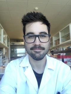 Graduado en química, futuro doctor, ofrece clases de ciencias en modalidades como química, física o matemáticas para alumnos de la eso/bachillerato