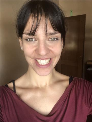 Giovane donna si offre di dare lezioni private di inglese