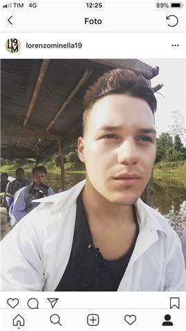Lorenzo, 25 anni.
Insegnante di Biologia - Chimica - Astronomia - Geografia - Geologia.
Laurea in scienze Naturali presso 
“La Sapienza” Universitá di Roma.
Master come documentarista certificato