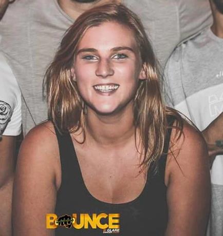 Sono una ragazza di 24 anni diplomata alle luigi einaudi di pistoia indirizzo commerciale. aiuto nelle materie di italiano, storia, matematica, inglese, spagnolo, ginnastica, geografia, economia,diritto