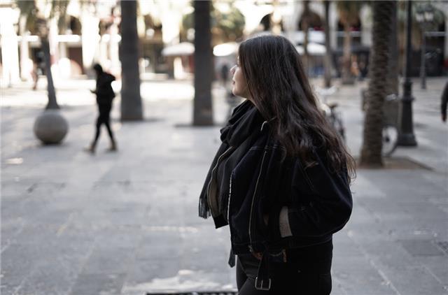 Universitaria casi graduada ofrece ayuda para niños de primaria y educación secundaria