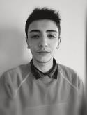 Nuovi mondi: Nuove Viste; Laureando in Discipline Umanistiche, diplomato in Informatica e Telecomunicazioni aiuta chiunque si senta curioso e ha voglia di mettersi in gioco