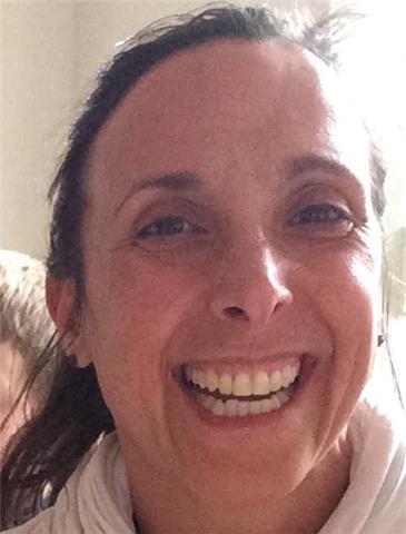 Profesora de yoga con muchos años de experiencia