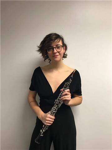 Profesora graduada en musikene ofrece clases de solfeo, teclado y canto