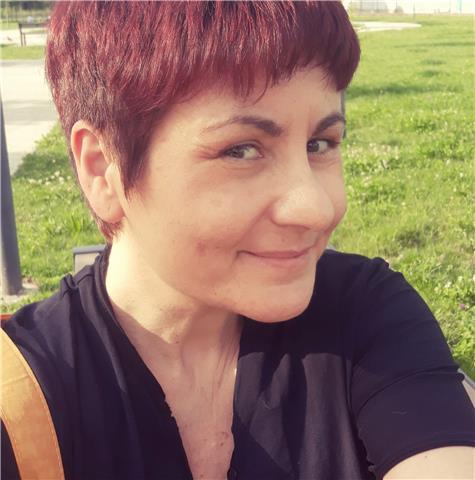 autrice di libri e esperta in scrittura creativa e metodo di studio impartisce lezioni private di italiano, recupero materie umanistiche, italiano per stranieri