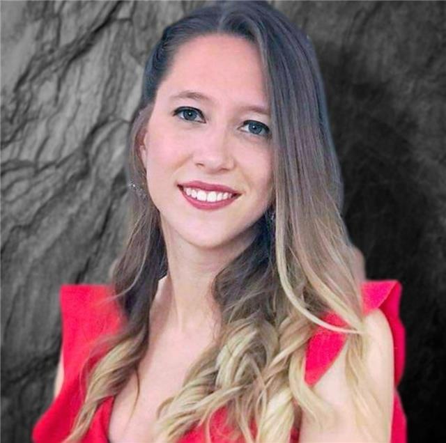 Insegnante madrelingua spagnola offre lezioni private di conversazione, sia in presenza( torino città) che online