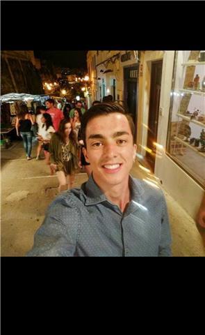 Clases particulares o grupales. graduado en educación primaria con amplia experiencia de pecializadon inglés. alumno talentia. c2 de inglés