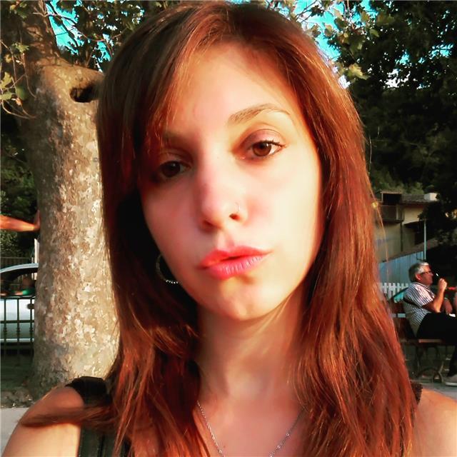 Sono una ragazza laureata in lingue e culture straniere, offre ripetizioni e lezioni private: inglese e spagnolo