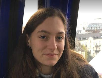 Profesora de lenguaje musical da clases para todas las edades