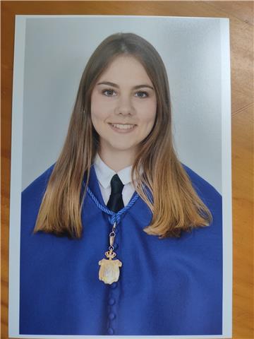 Doy clases de Biología, matemáticas básicas, lengua y asignaturas asociadas a la rama de ciencias