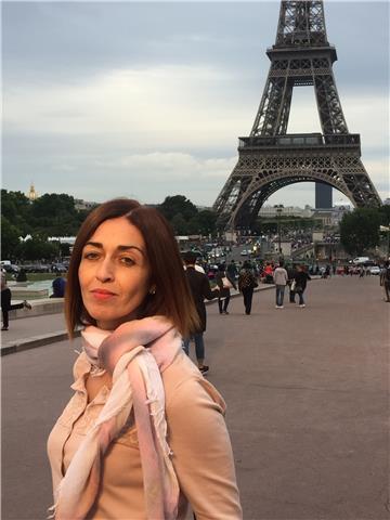 Nativa francesa da clases a niños. conversacion, apoyo en deberes y refuerzo