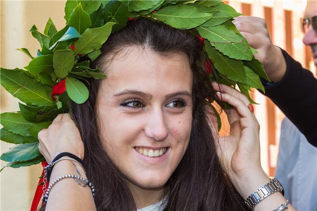 Laureata in psicologia, diplomata al liceo classico
