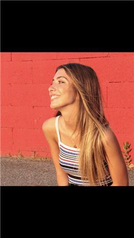 Studentessa universitaria di ingegneria gestionale e diplomata al liceo classico offre ripetizioni di matematica, fisica, inglese, storia, filosofia, latino e italiano