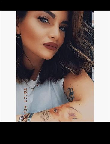 Laureanda in giurisprudenza offro lezioni di diritto, privato, costituzionale, penale, del lavoro, amministrativo . Inoltre offro ripetizioni e spiegazioni per diritto processuale civile e diritto processuale penale