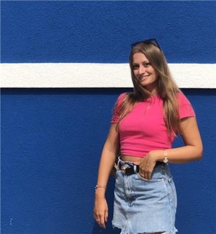 Sono una studentessa di Giurisprudenza e da circa 7 anni aiuto studenti in diverse materie, principalmente latino e italiano
