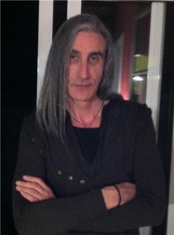 Licenciado en historia del arte - postgrado en estética - postgrado en gestión cultural - doctorando en hª del arte