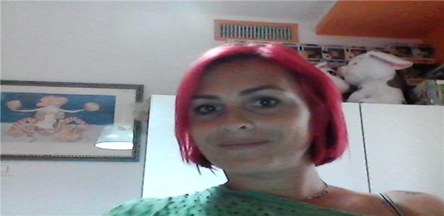 Laureata in traduzione tecnico-scientifica con esperienza pregressa nell'insegnamento