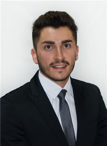 Professore di economia offre ripetizioni nella materia di sua competenza