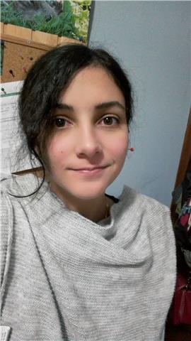 Studentessa impartisce lezioni base private sull'utilizzo di illistrator: programma di grafica per la realizzazione di loghi, locandine.. pubblicitari