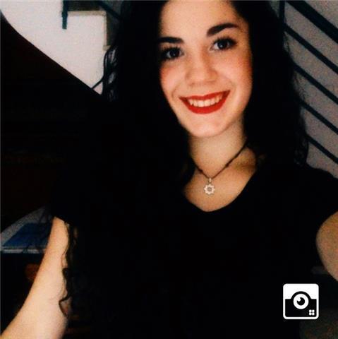 Profesora de Lengua Castellana y Literatura que imparte clases para todas las edades y cursos