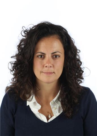 Profesora de matemáticas, imparto clases a todos los niveles, desde 1º de eso hasta 2º de bachillerato, ayudo a aprobar los exámenes sin problema